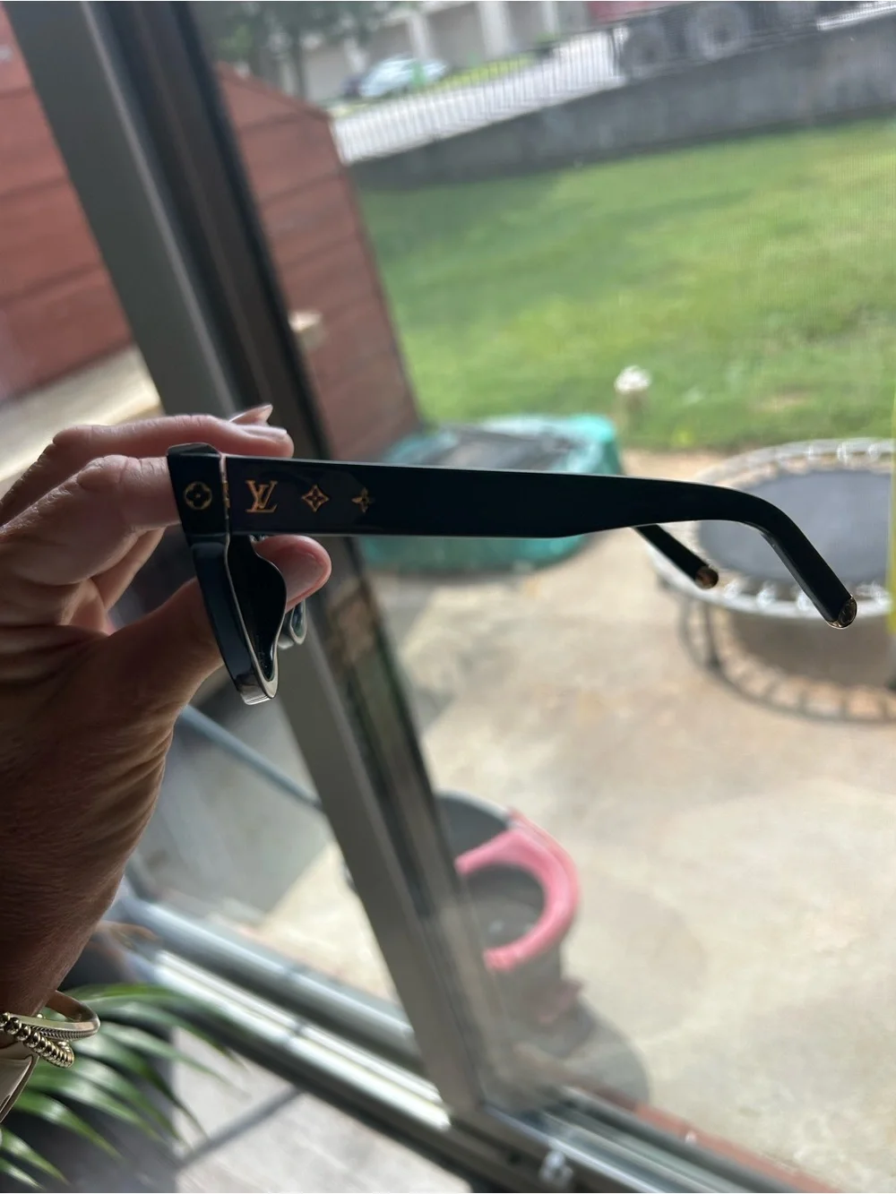 Louis Vuitton bold black